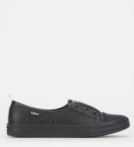 Tomy slip on